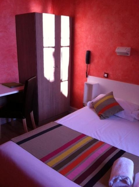 Hotel Cote Patio Nimes Exterior foto