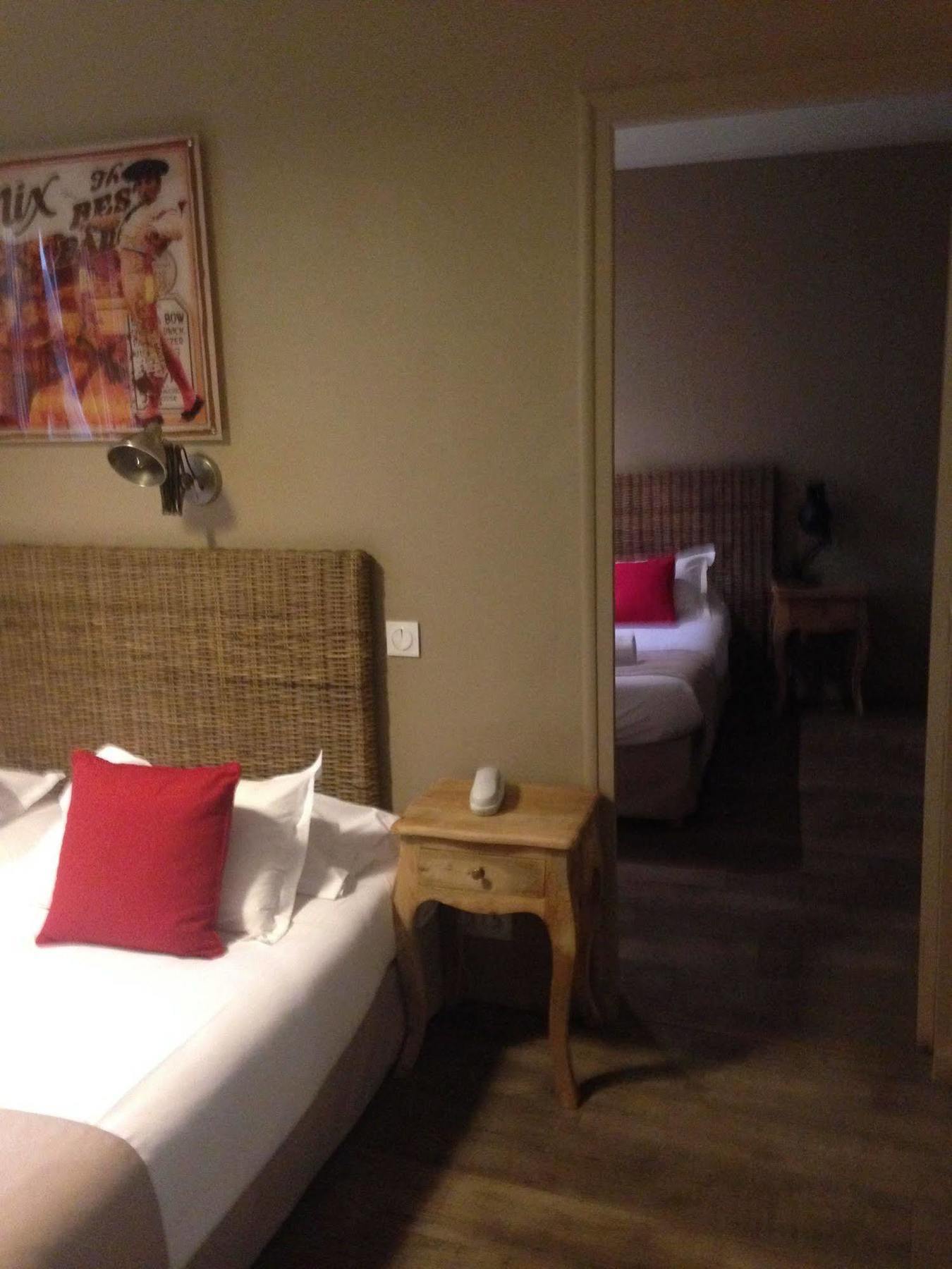 Hotel Cote Patio Nimes Exterior foto