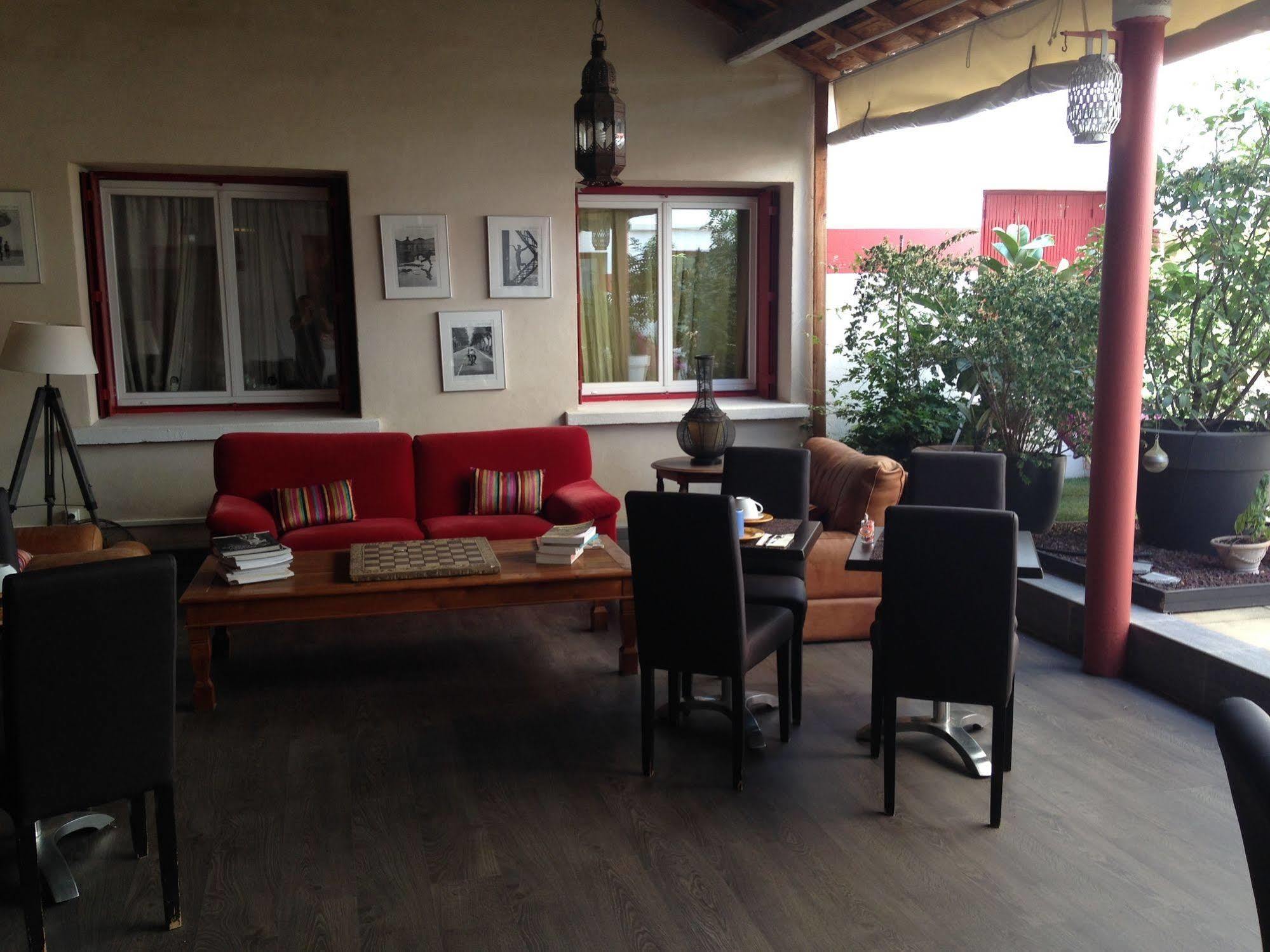 Hotel Cote Patio Nimes Exterior foto